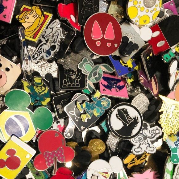 🔮 5/$25 5 Scrapper or Defective Disney Pins - Picture 7 of 7